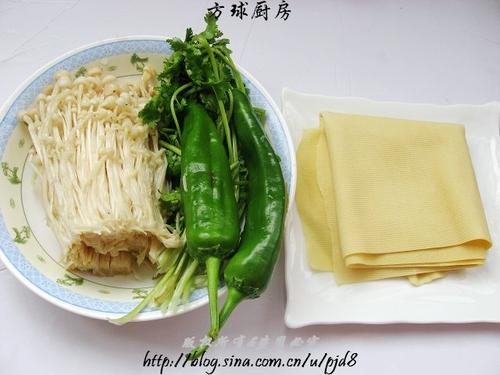 金针菇拌干豆腐丝的做法(切”豆腐丝又细又匀的秘诀)